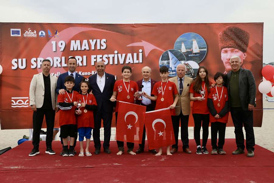 19 Mayıs Su Sporları Festivali renkli görüntülere sahne oldu