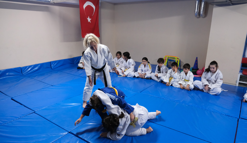 Büyükçekmeceli judocular ilk sınavlarını başarı ile tamamladı