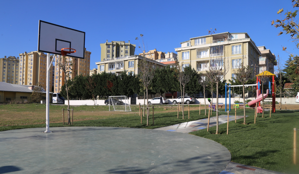 Büyükçekmece 3 mahalle parkına daha kavuştu
