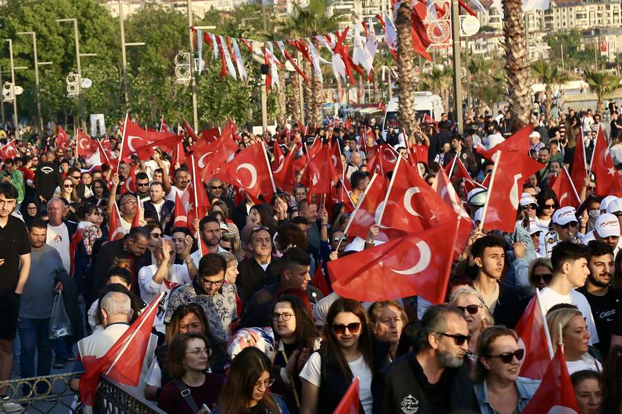 Binlerce genç 19 Mayıs’ı gönüllerince kutladı