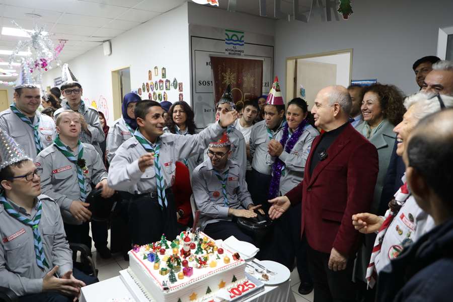  Engelli öğrenciler yeni yıla ağaç dikerek girdi