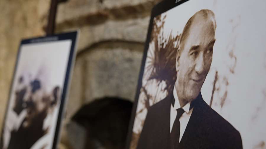 Geçmişten günümüze eğitim tarihine ışık tutan sergi açıldı